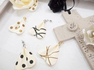 女性誌 『LDK』花びらピアス掲載